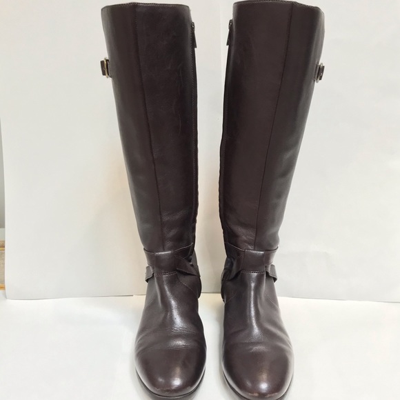 UGG Leather Boots - Picture 2 of 16